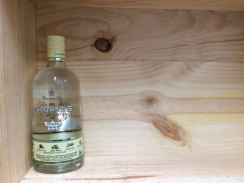 SLOANE'S Premium Dry GIN SLOANE'S Premium Dry GIN